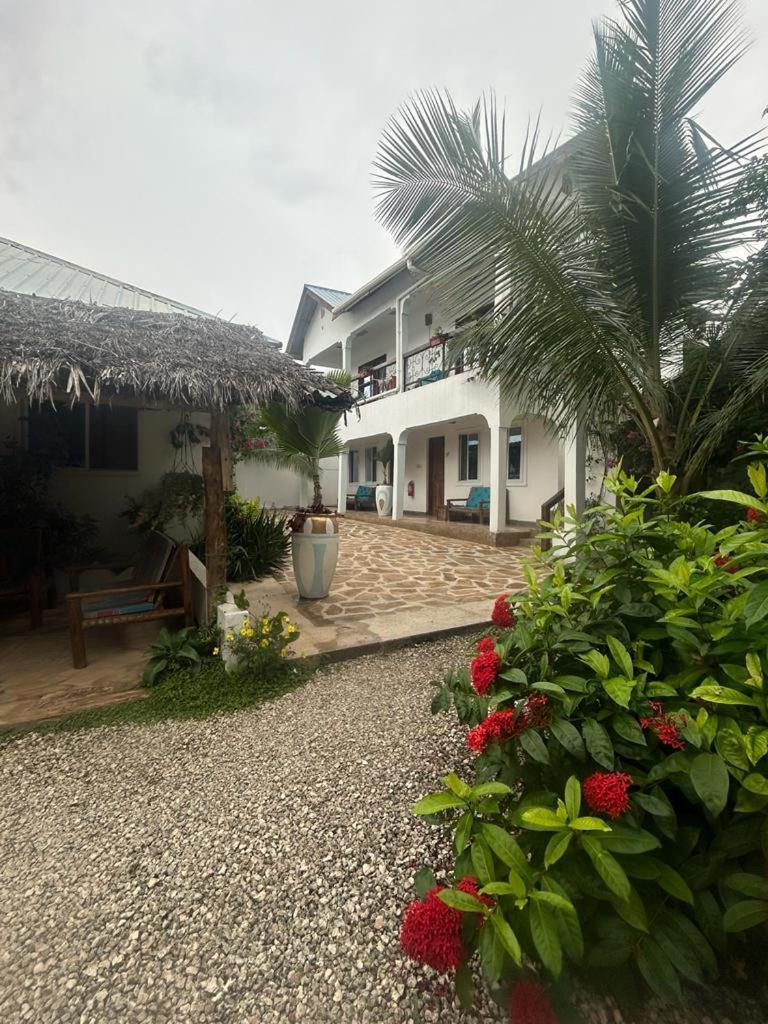 Vanilla Villa Нунгви Екстериор снимка